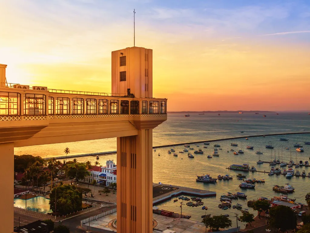 Transfer de chegada e saída + City Tour na Primeira Capital do Brasil