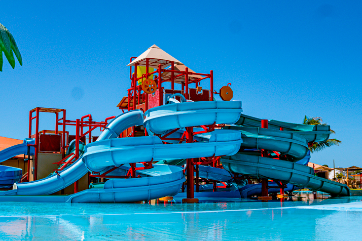 Transporte + ingresso para o parque aquático Acquaventura Carneiros