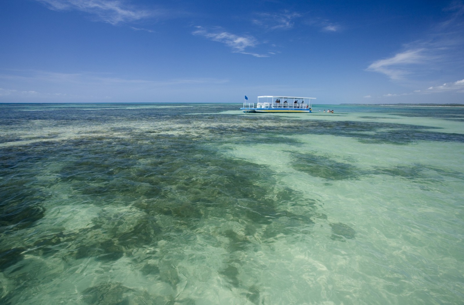 Paripueira — Praia calma e piscinas naturais saindo de Maceió.