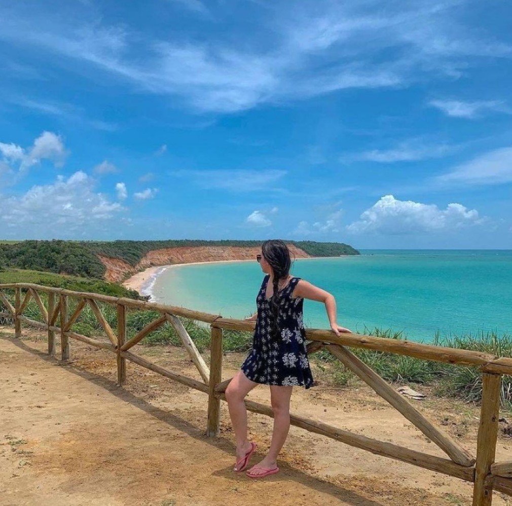 Paripueira — Praia calma e piscinas naturais saindo de Maceió.