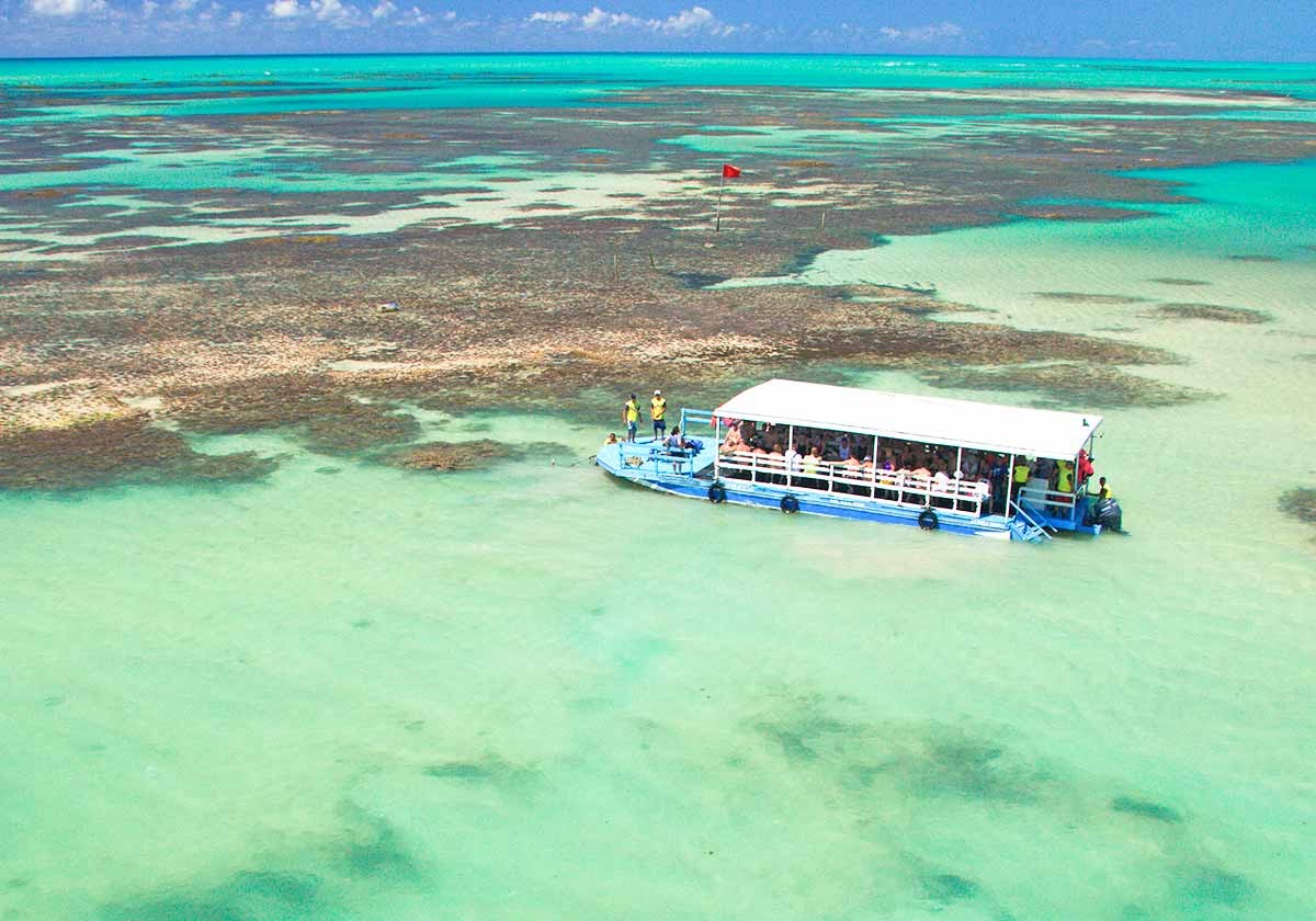 Paripueira — Praia calma e piscinas naturais saindo de Maceió.