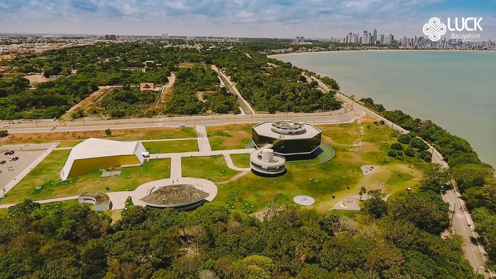 Passeio à João Pessoa com entardecer na Praia do Jacaré 