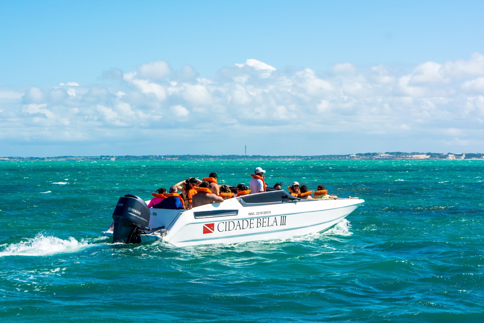 Praia de Maracajaú com Passeio de Lancha