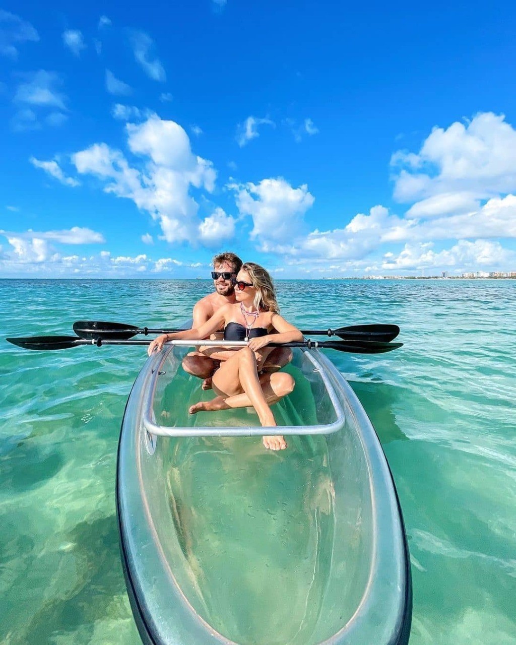 Remada Transparente — Veja o fundo do mar sem mergulhar.