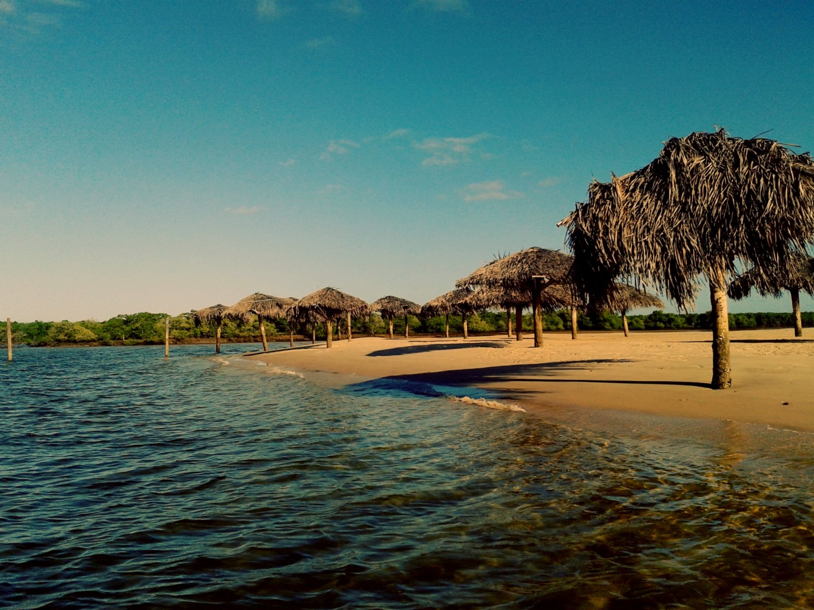 Croa do Goré com  Ilha dos Namorados