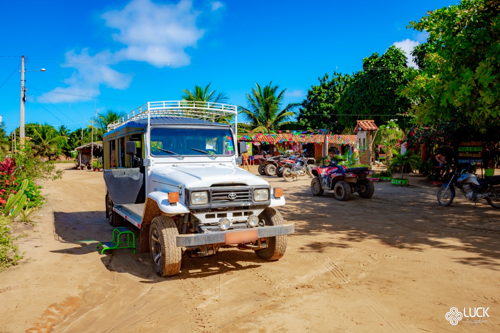 Passeio de 4x4 pela Trilha dos Mirantes da Costa do Conde