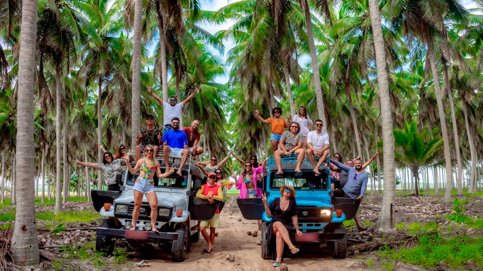 Passeio de 4x4 pela Trilha dos Coqueirais no Litoral Norte