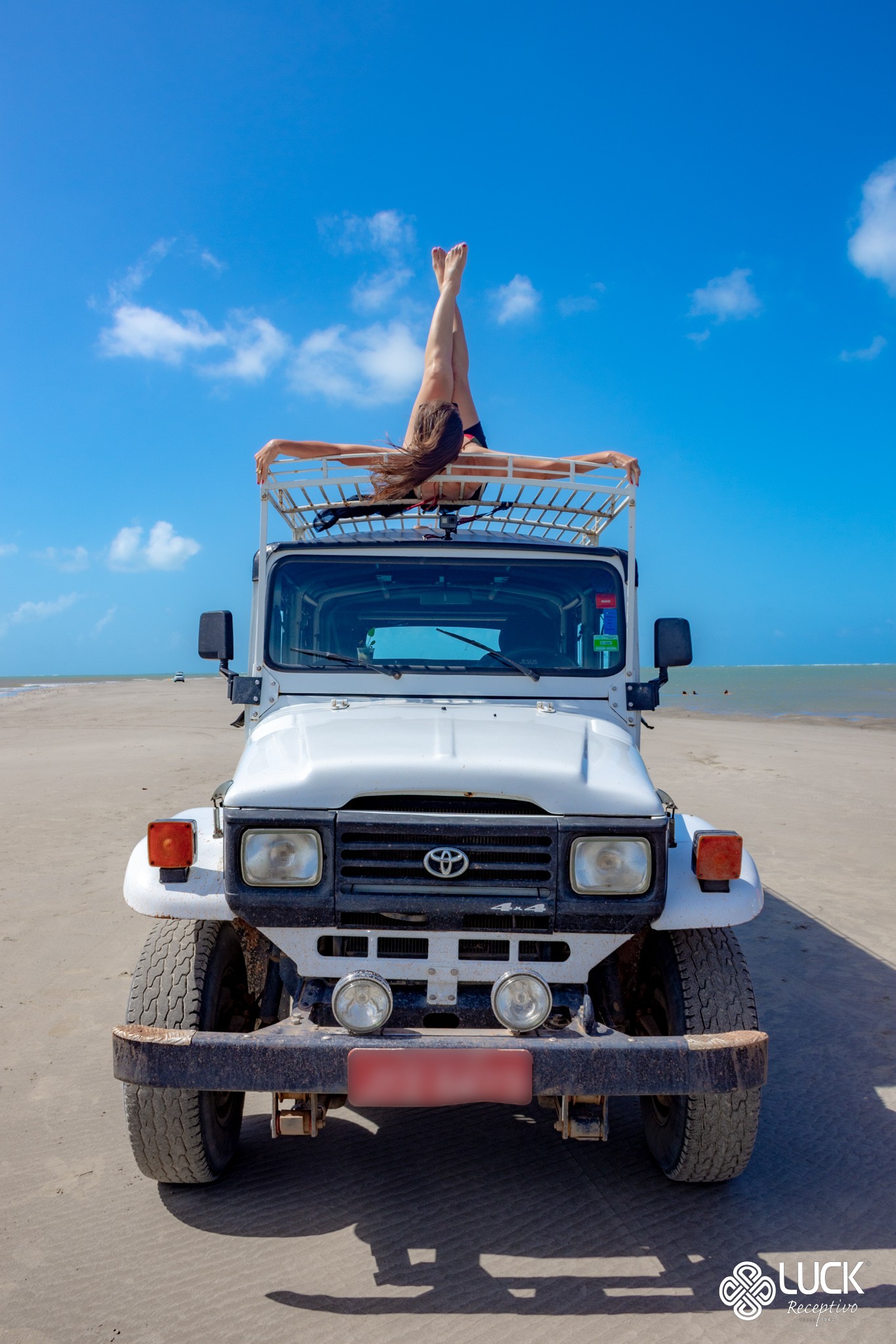 Passeio de 4x4 pela Trilha dos Coqueirais no Litoral Norte