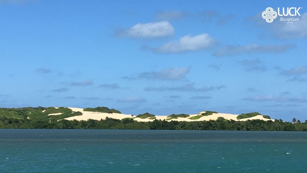 Passeio de Barco com entardecer na Lagoa de Guaraíras