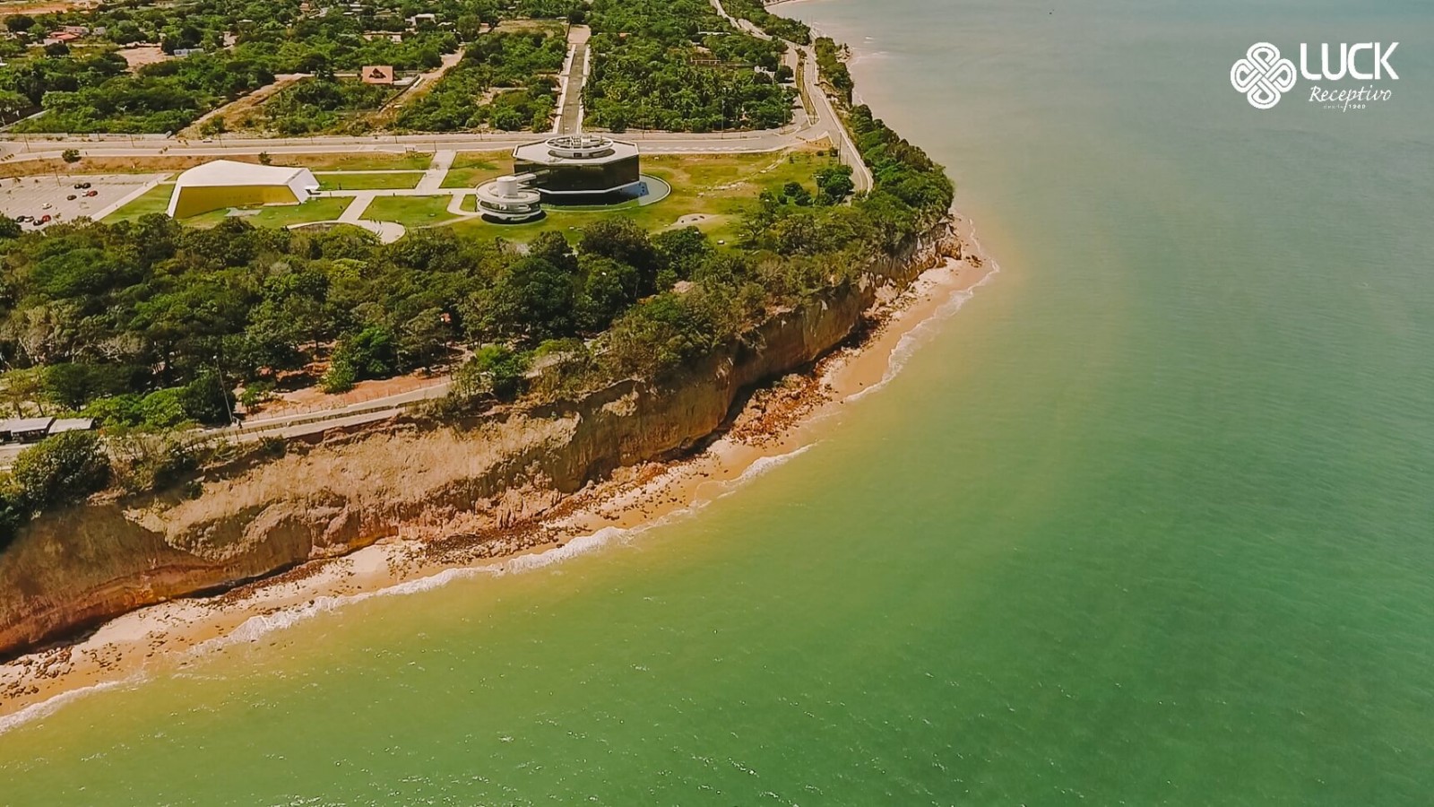 lugares para viajar em fevereiro - Passeio para a Praia do Jacar&eacute; saindo de Jo&atilde;o Pessoa